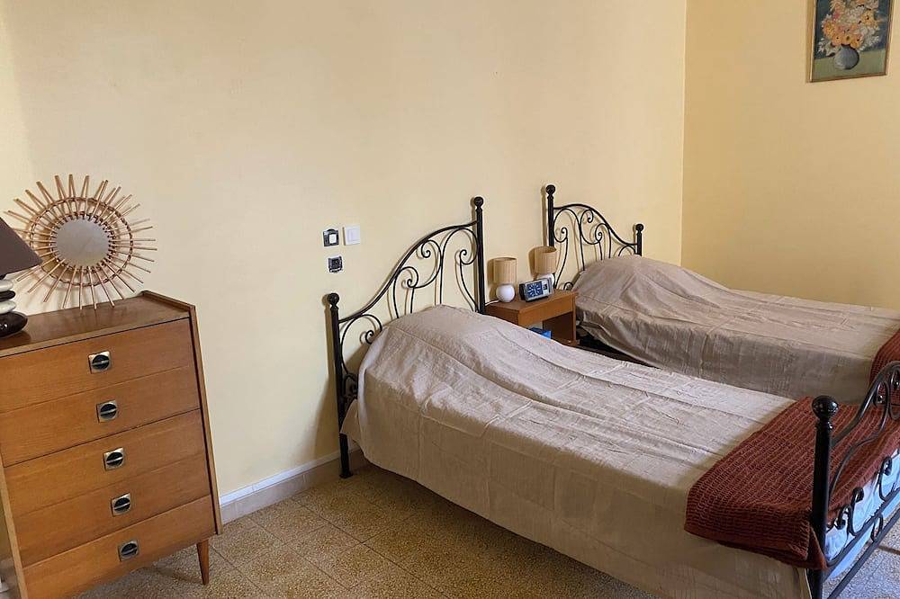 Village house in Montagnac, Côte d'Améthyste