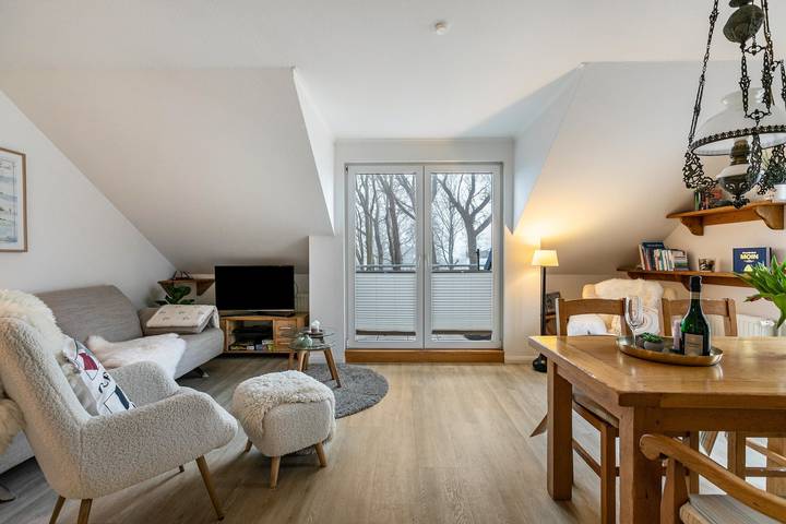 Hel lejlighed, Apartment 'Ferienwohnung Luv Und Lee' with Sea View, Balcony and Wi-Fi in Glücksburg, Flensborg Fjord