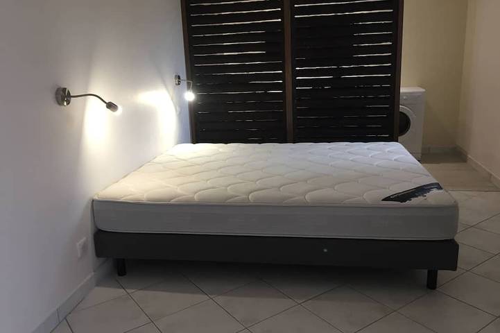 Gîte pour 4 personnes, avec terrasse à Benet - 3