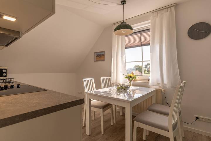 Ferienwohnung für 6 Personen, mit Terrasse und Garten in Holtgast - 2