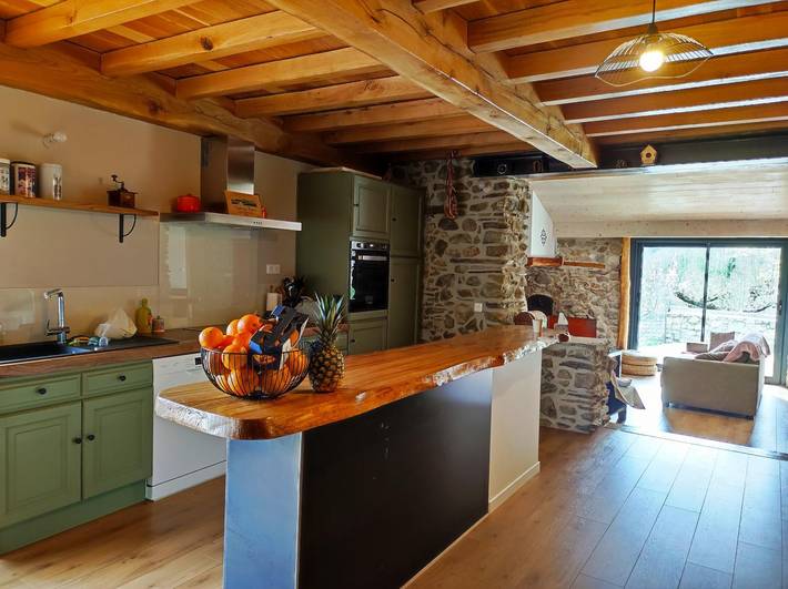 Gîte pour 6 personnes, avec terrasse et jardin