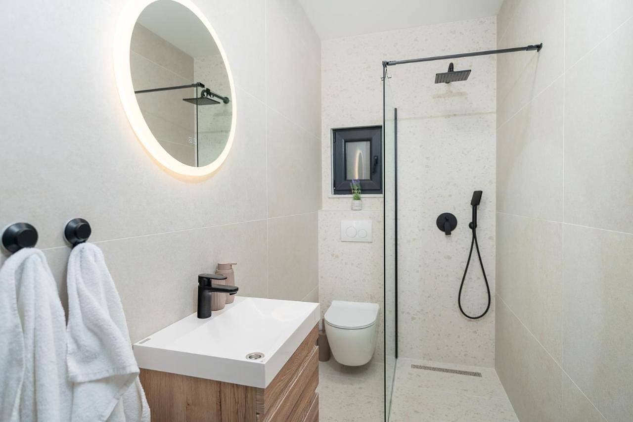 Ivas Mobile Homes & Heated Pool in Pakostane, Zadar