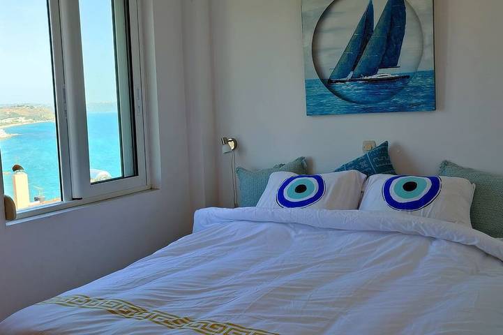 Location de vacances pour 4 personnes, avec jacuzzi ainsi que jardin et balcon dans Kalyves