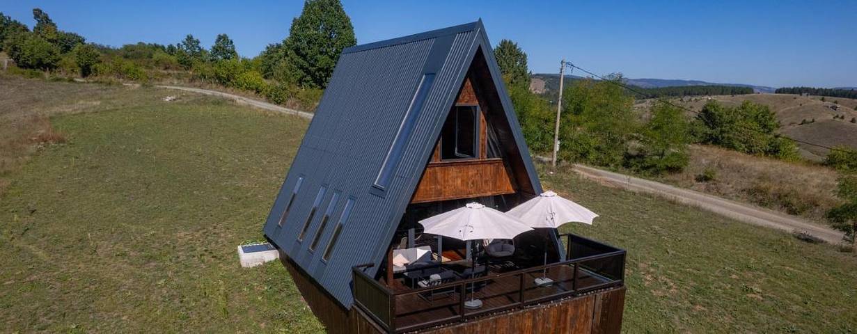 Location de vacances pour 6 personnes, avec jardin et vue à Kosjerić - 2