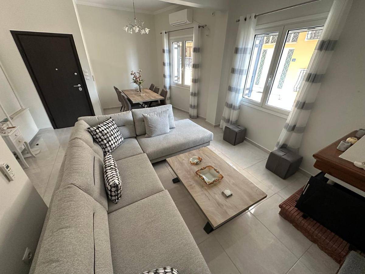 Appartement entier, Two-Bedroom Apartment in Aigio, Achaïe