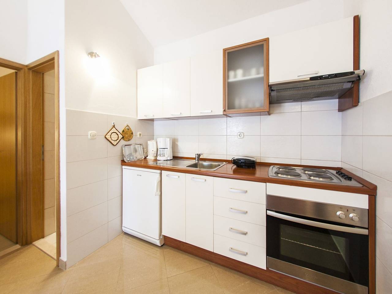 Ganze Wohnung, Apartments Magdalena - Bungalow with terrace (A1) in Bol, Brac