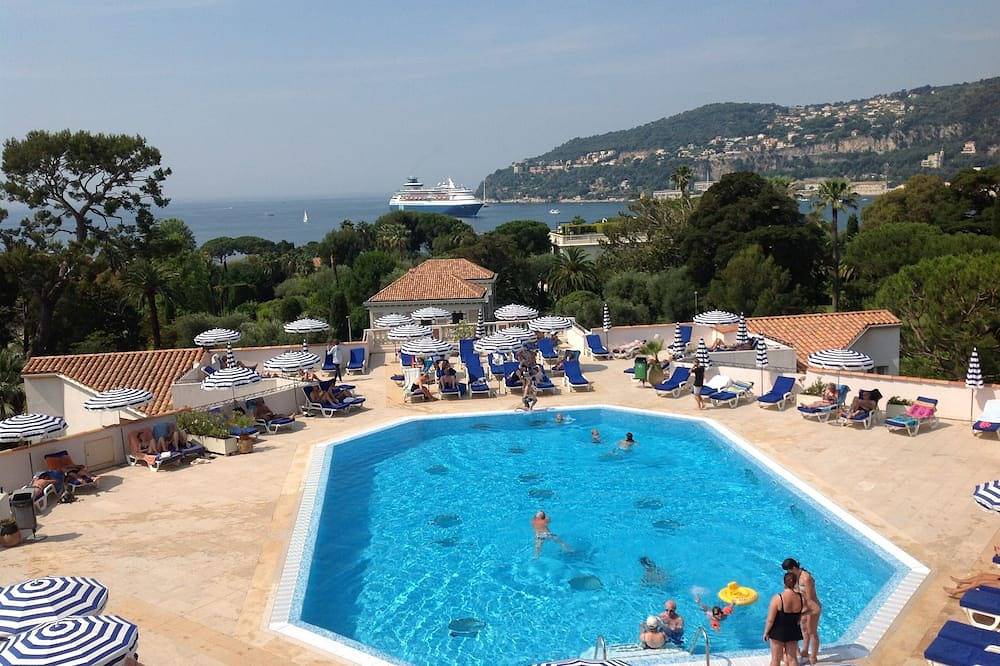 Entire apartment, In the warm and sweet-smelling sun of French Riviera in Villefranche-sur-Mer, Nice region