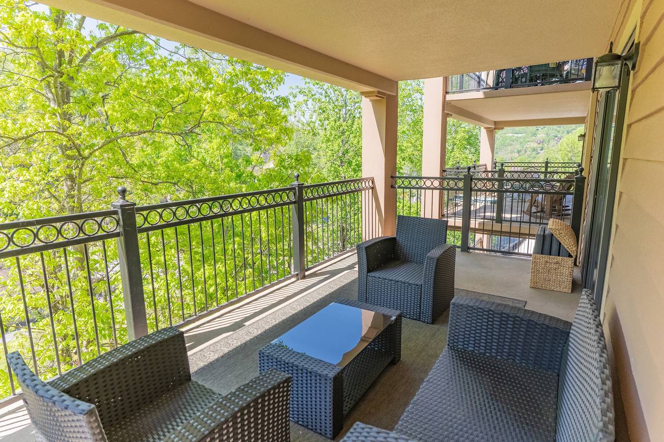 Apartamento inteiro, Luxurious Condo, Pool, Fireplace, Hiking in Gatlinburg, Condado de Sevier