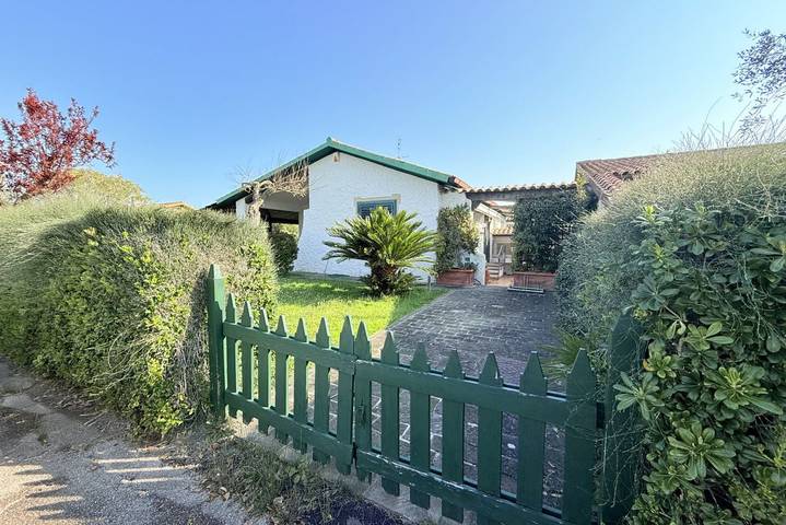 Holiday apartment for 6 people, with pool and garden, with pets - 1