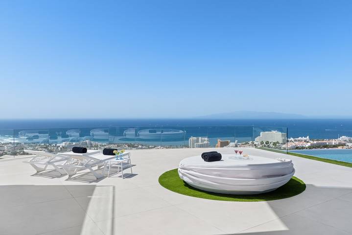 Villa für 12 Personen, mit Garten und Whirlpool sowie Terrasse in Adeje - 3