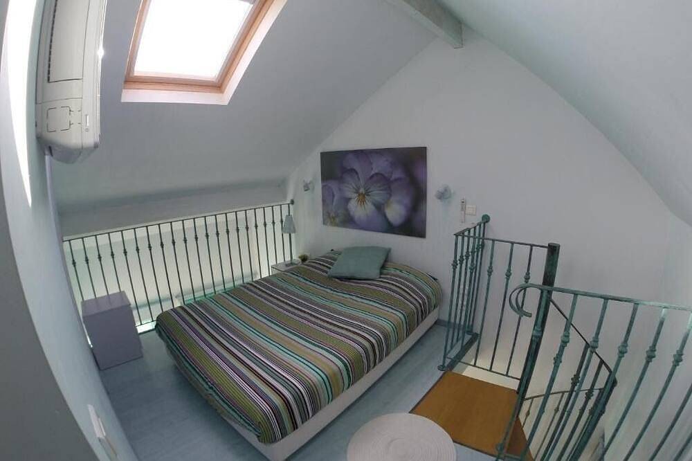 Appartement entier, Studio en duplex totalement indépendant in Milly-la-Forêt, Parc naturel régional du Gâtinais français