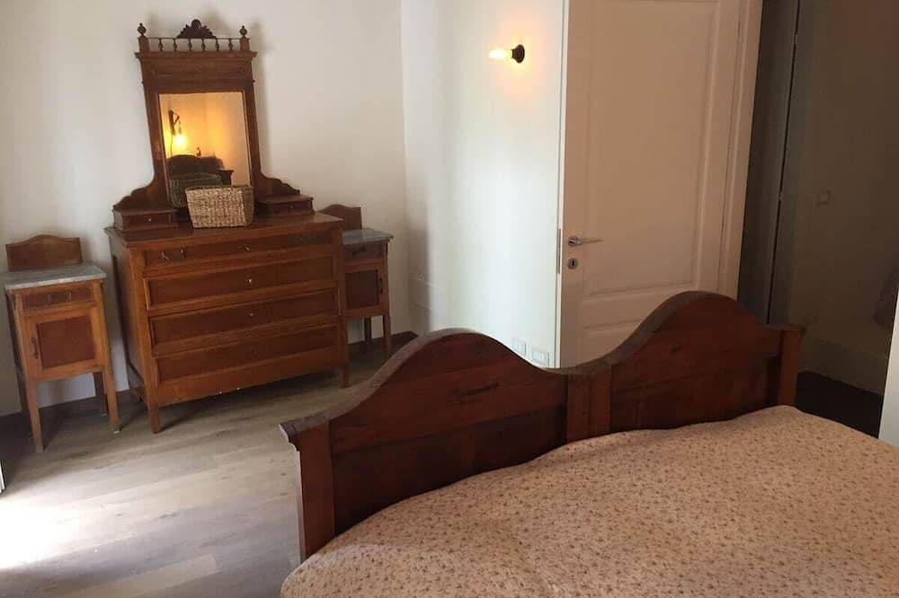 Casa al Vecchio Porto overlooking the ancient port in Cannero, Cannero Riviera