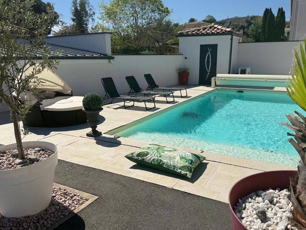 Three-Bedroom Villa in Saint-André-de-Cubzac, Région de Blaye