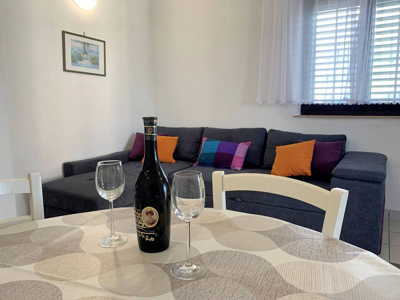 Ganze Wohnung, Apartment Horvat - 240 m vom Meer entfernt, Terrasse, Meerblick, erster Stock, Grill, kostenloser Parkplatz in Silo (Krk), Krk