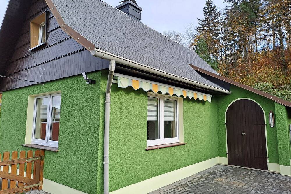 Ferienhaus Hirschturmblick-\ngemütliches Ferienhaus mit Terrasse und Spielplatz in Dippoldiswalde, Osterzgebirge