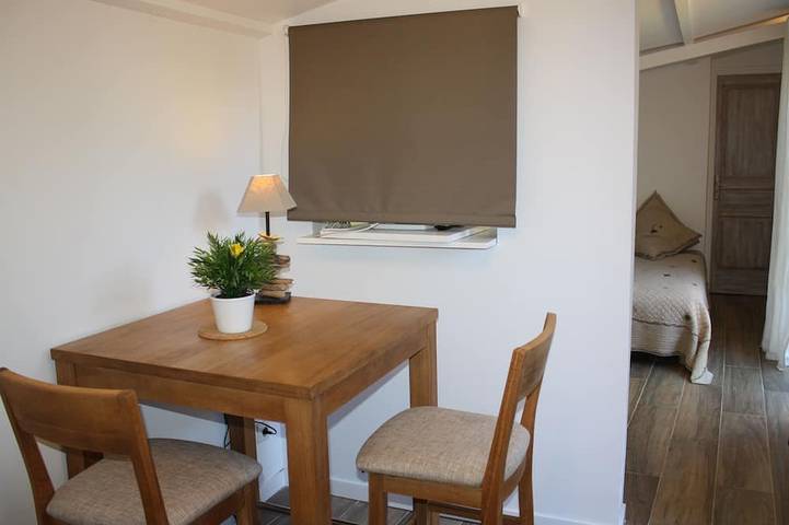 Gîte pour 2 personnes, avec jardin ainsi que piscine et terrasse à Gémenos - 2