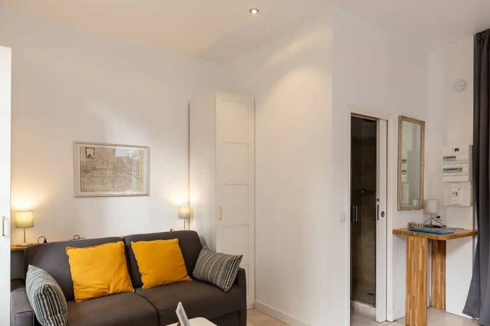 Geheel appartement, Studio Quélin 1 | Privétuin & Terras | Stadscentrum | 2 Personen in Honfleur, Lisieux en omgeving