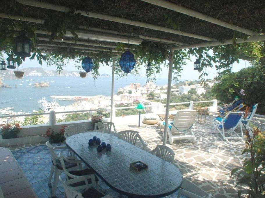 Villa Glicine in Ponza, Lazio