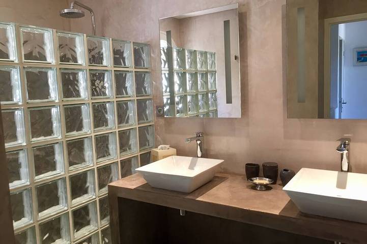 Ensoleillée Villa Near Aix-en-provence in Éguilles, Region de Aix-en-Provence