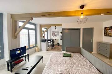 Appartement De Vacances pour 4 Personnes dans Saint-Étienne, Loire, Photo 2