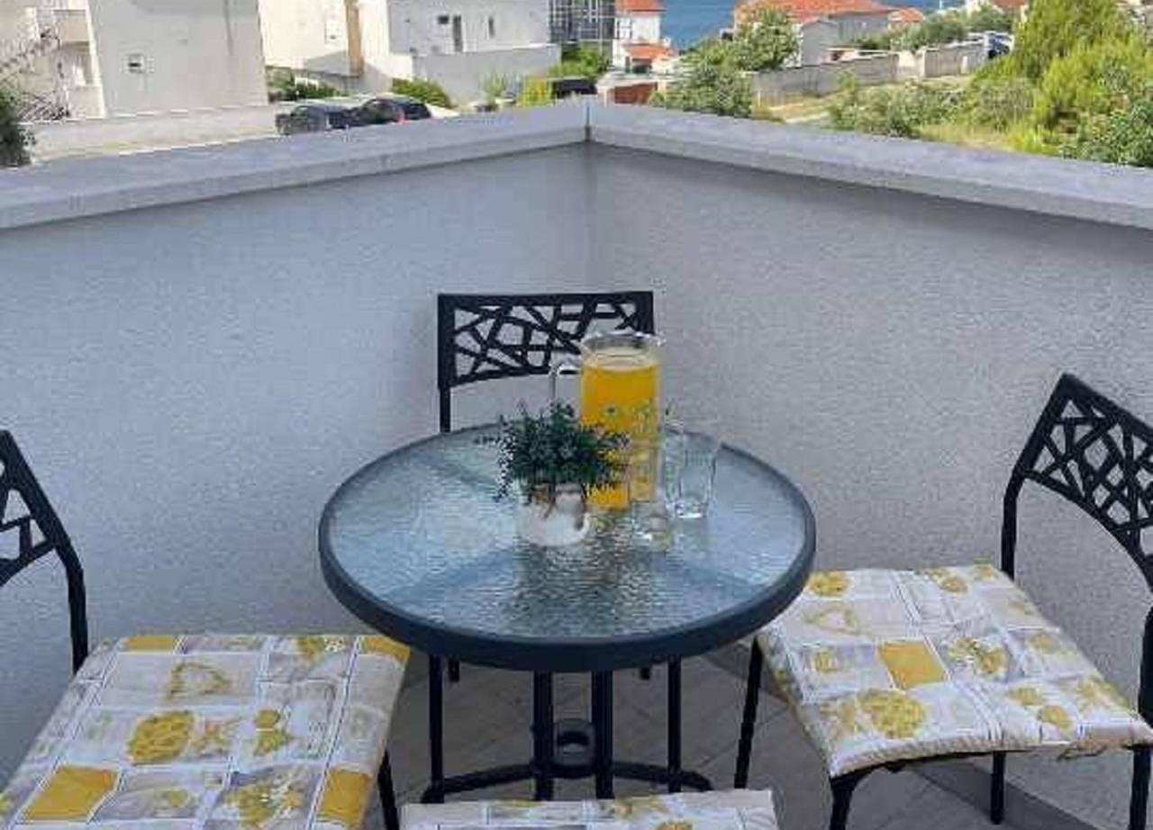 Entire apartment, Apartments J&M 2- One Bedroom Apartment with Sea View in Rogoznica, Šibenik-Knin