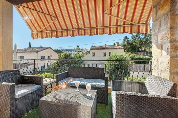 Ferienhaus für 8 Personen, mit Balkon und Garten