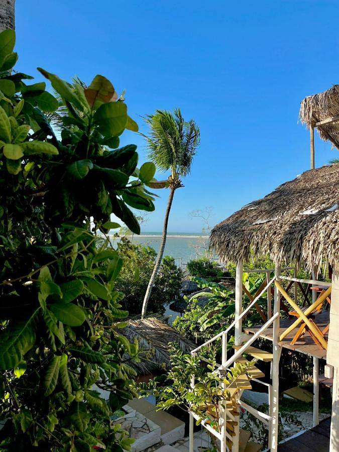 Pousadas para 4 pessoas, com jardim e piscina e ainda vista, com animais de estimação em Camocim