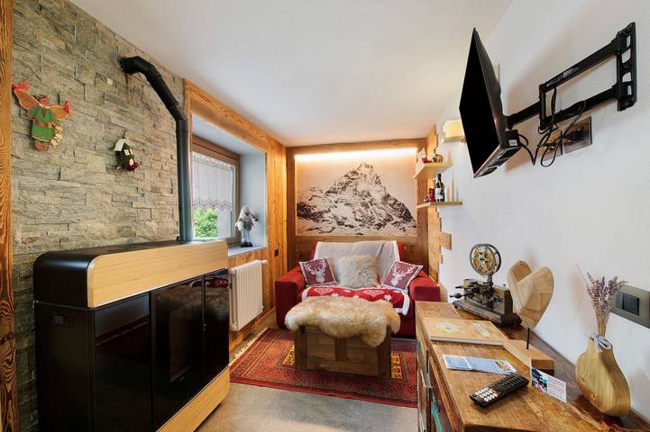 Entire apartment, Apartment 'Le Rêve D'Emilie - Family House' with Mountain View, Shared Terrace and Wi-Fi in Breuil-Cervinia, Valtournenche
