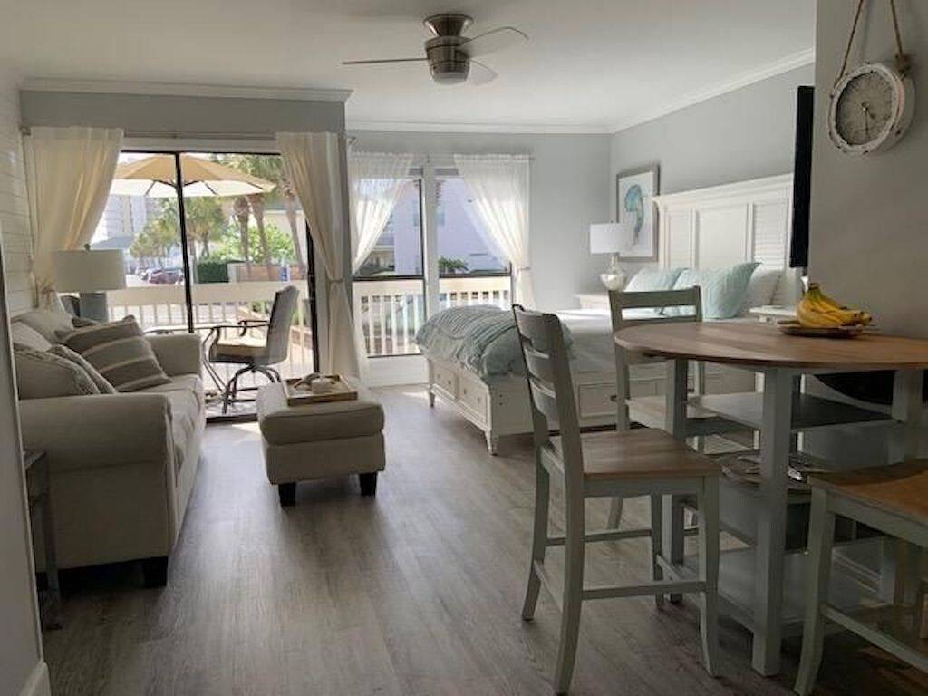 Ganze Wohnung, Destin Holiday Isle Condo, Private Beach, Full Kitchen, Patio, Steps to Beach in Destin, Emerald Coast