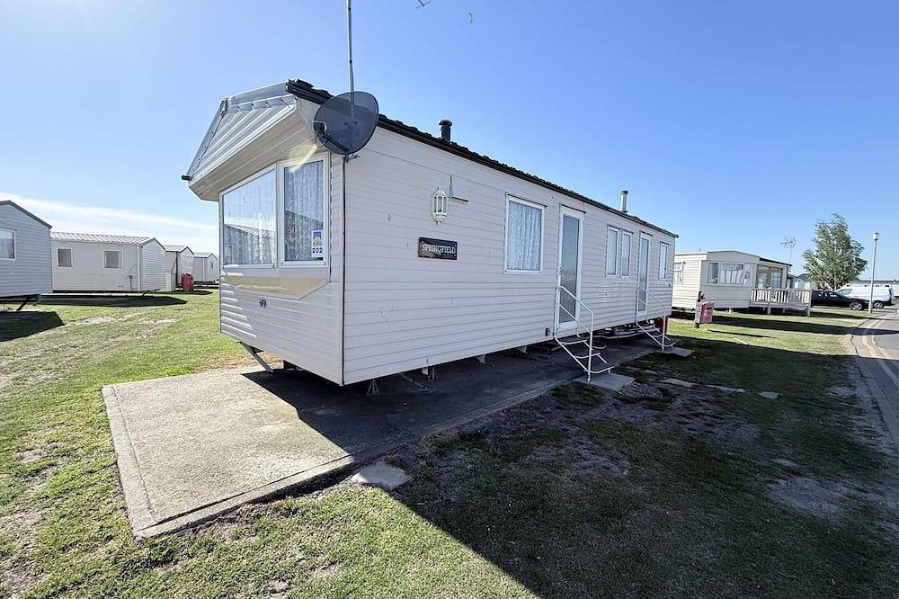 Glamping for 6 People in St Osyth, Essex