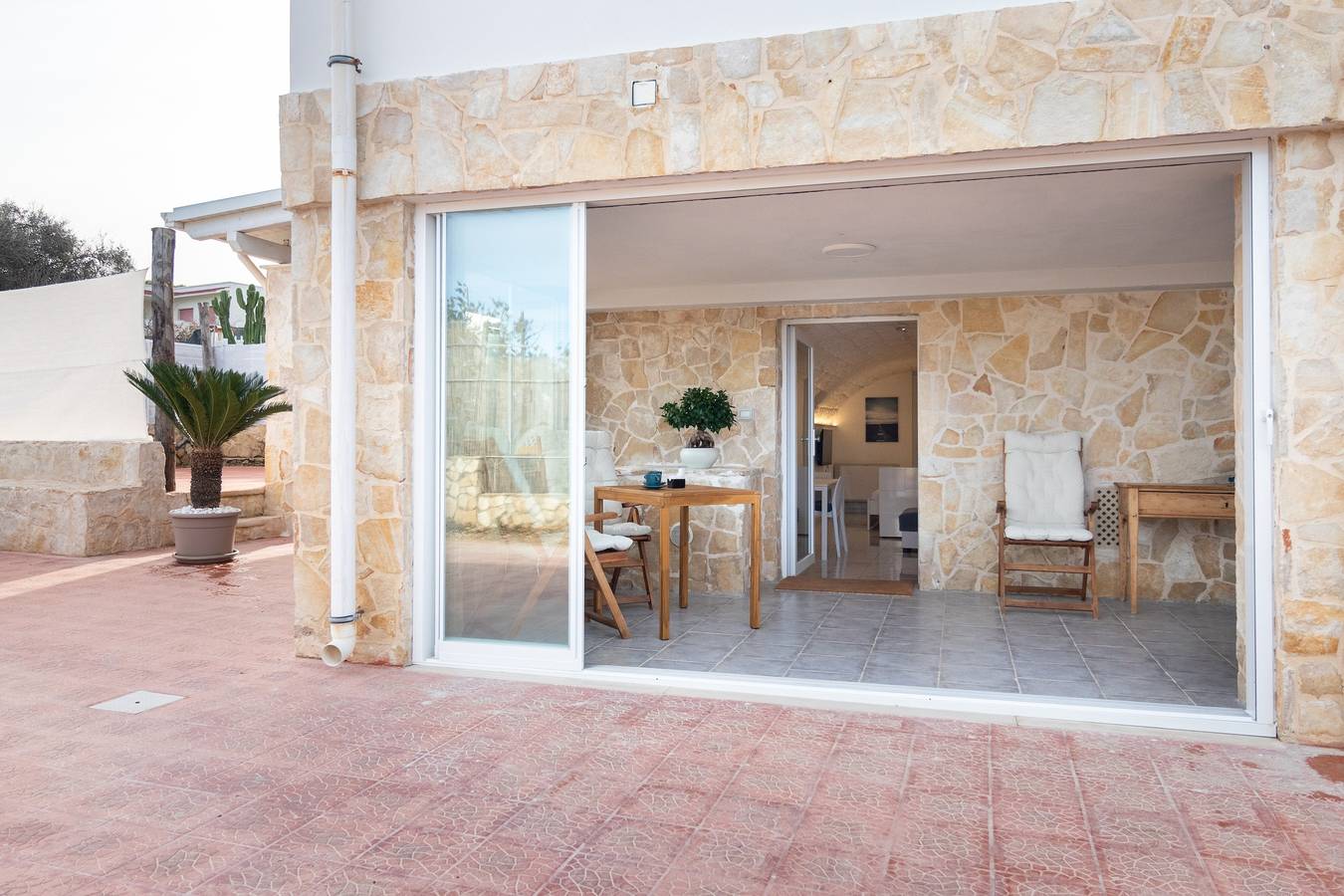 Monolocale 'La Porta Sul Mare' con terrazza privata, Wi-Fi e aria condizionata in Mola di Bari, Provincia di Bari