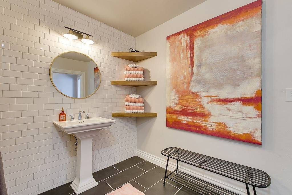 Stylischer Tudor im Okcs Urban Core in Oklahoma City, Oklahoma County