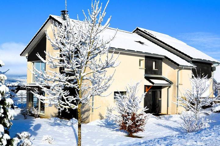 Villa pour 8 personnes, avec Balcon ainsi que Jacuzzi et Jardin