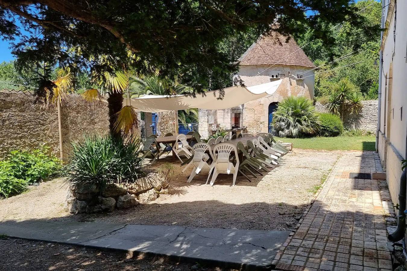 Gîte pour 18 personnes avec piscine in Saint-Just-Luzac, Côte de Beauté