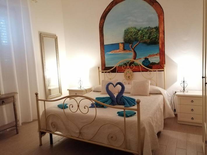 Ferienwohnung für 3 Personen, mit Ausblick und Garten in San Pantaleo