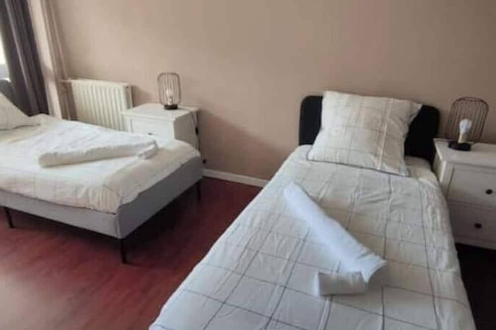 Apartamento entero, T3 Cosy Balcon France Miniature Parc Le Coudray à 20mins Château de Versailles in Élancourt, Yvelines