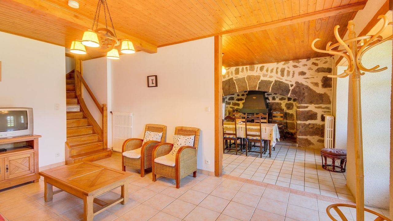 Maison de vacances pour 6 personnes avec jardin in Vic-sur-Cère, Région d'Aurillac