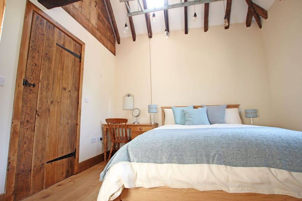 The Stable - Beautifully Converted Cottage in Rural Setting Near Tenterden in Tenterden, Ashford region
