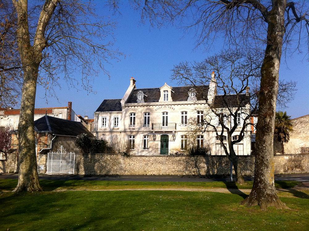 Villa Sans Gêne in Saint-Jean-d'Angély, Région de Saint-Jean-d'Angély