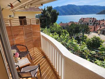 Gîte pour 2 personnes, avec terrasse et jardin dans Risan