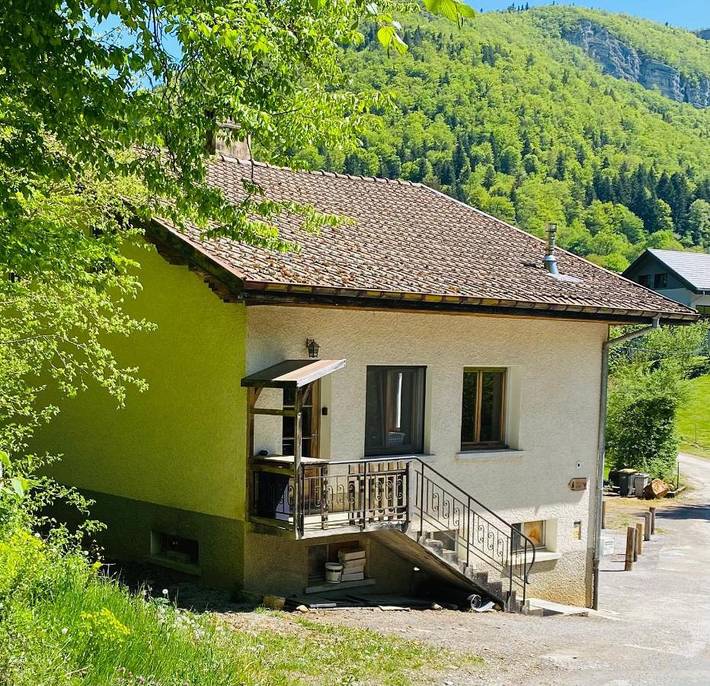 Location de vacances pour 6 personnes, avec jardin et vue dans Battenans-Varin