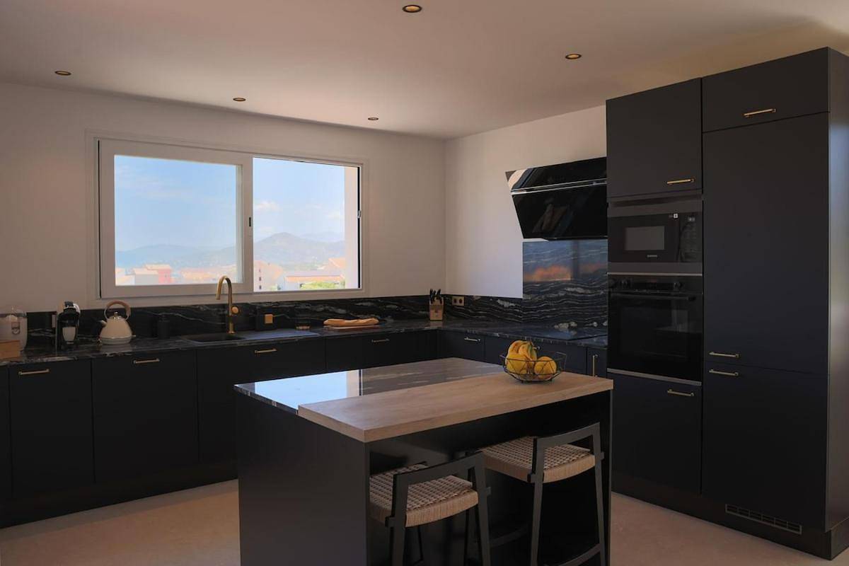 Three-Bedroom Villa in L'Île-Rousse, Calvi und Umgebung