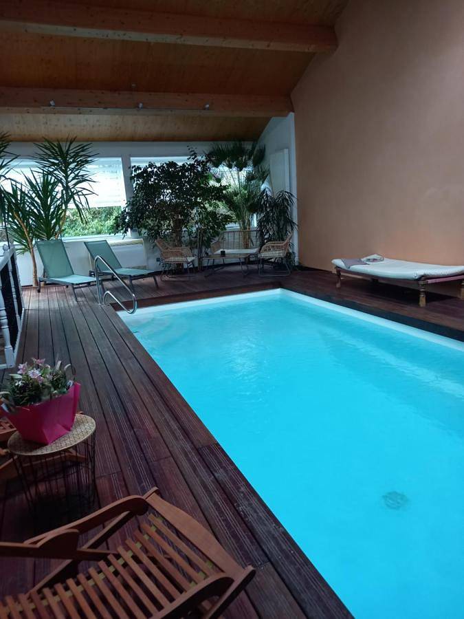 Maison d’hôte pour 3 personnes, avec jardin et piscine dans Nièvre