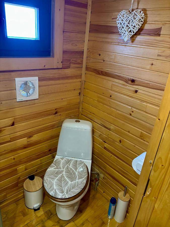Wooden Caravan in Barbentane, Région d'Arles