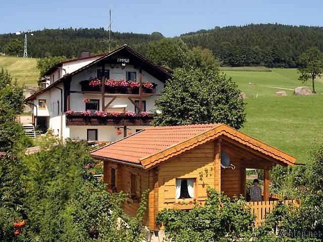 Pension für 2 Personen, mit Balkon/Terrasse und Balkon sowie Garten in Hauzenberg