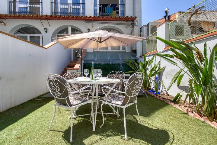 Ferienwohnung für 6 Personen, mit Terrasse und Garten an der Costa Brava