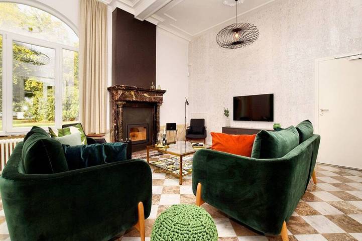 Ferienhaus für 16 Personen, mit Whirlpool und Sauna sowie Balkon und Garten - 1