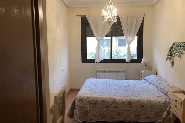 Location de vacances pour 6 personnes, avec jardin à La Adrada - 2