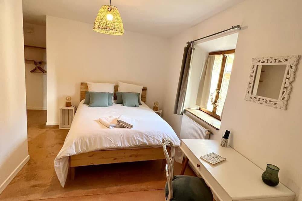 Jolie maison de village en pierre au coeur d'un hameau médiéval du Bugey in Ambérieu-en-Bugey, Belley