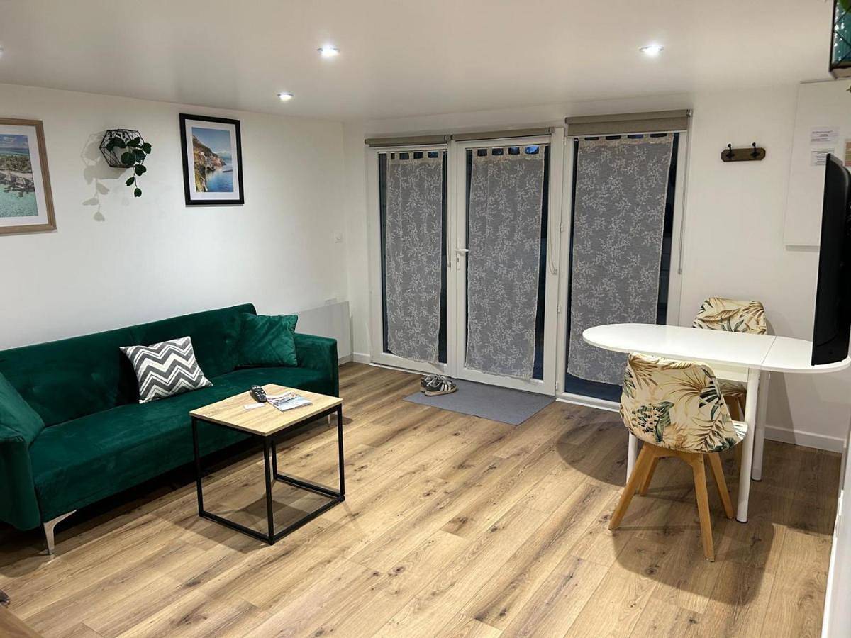 Appartement entier, One-Bedroom Apartment in Authie, Région de Caen